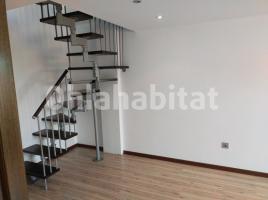 Duplex, 122 m², near bus and train, almost new