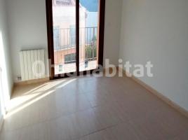 Piso, 61 m², cerca de bus y tren, seminuevo, CALL