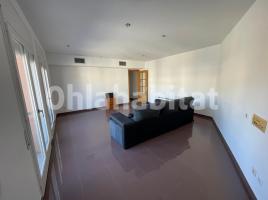 Flat, 110 m², near bus and train, Òdena