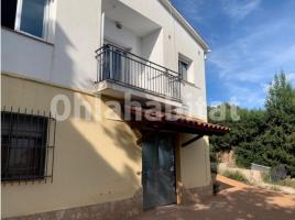 Casa (unifamiliar aïllada), 154 m², prop de bus i tren, Pallejà