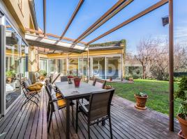 Casa (unifamiliar aislada), 477 m², cerca de bus y tren, seminuevo