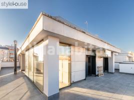 Àtic, 207.64 m², prop de bus i tren