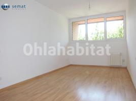 New home - Flat in, 109 m², near bus and train