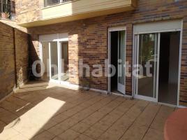 Flat, 130 m², near bus and train, almost new, Centro