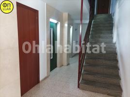 Flat, 80 m², near bus and train