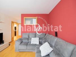 Piso, 114 m², cerca de bus y tren, seminuevo