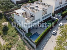 Casa (unifamiliar adossada), 289 m², prop de bus i tren, seminou, EL CASTELLET