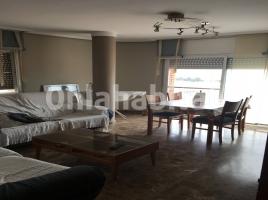 Flat, 100 m², near bus and train