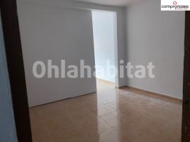 Flat, 63 m², near bus and train