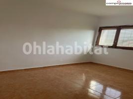 Flat, 63 m², near bus and train