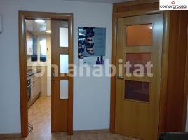 Piso, 74 m², cerca de bus y tren, Bellvitge