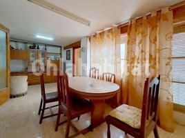 Casa (unifamiliar aislada), 430 m², cerca de bus y tren, Sunyer