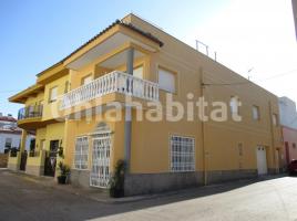 Casa (unifamiliar aïllada), 231 m², prop de bus i tren, Santa Bárbara