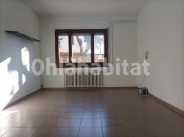 Flat, 97 m², near bus and train, Centelles