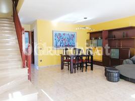 Casa (unifamiliar adosada), 280 m², cerca de bus y tren