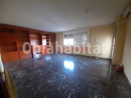 Piso, 123 m², cerca de bus y tren, Centro