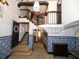 Houses (detached house), 939 m², near bus and train, Centro