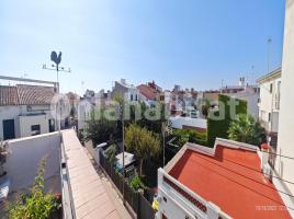 Lloguer àtic, 76 m², prop de bus i tren, Vilassar de Mar