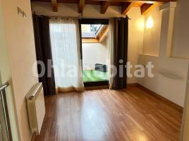 Duplex, 62 m², near bus and train, almost new, Centre