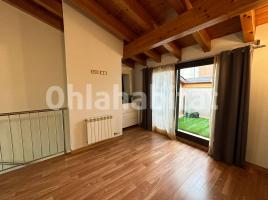 Duplex, 62 m², near bus and train, almost new, Centre