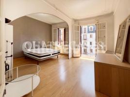 Flat, 89 m², near bus and train, Calle del Consell de Cent