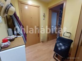 Flat, 72 m², almost new