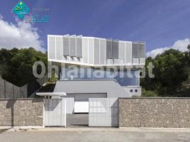 Casa (unifamiliar aislada), 466 m², cerca de bus y tren, seminuevo