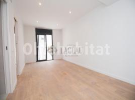 New home - Flat in, 80 m², near bus and train, Centre