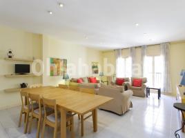 Dúplex, 261 m², près de bus et de métro, presque neuf, Jardines de Salvador Espriu