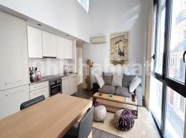 Dúplex, 65 m², cerca bus y metro, seminuevo, Teatreneu