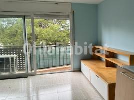 Piso, 80 m², cerca de bus y tren