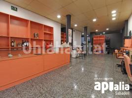 Local comercial, 126 m², prop de bus i tren