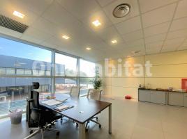 Office, 114 m², almost new