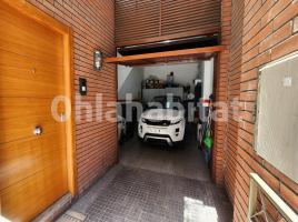 Houses (terraced house), 166 m², near bus and train, Calle Joan Maragall