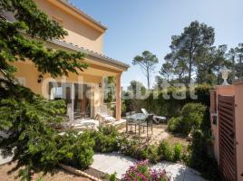 Houses (villa / tower), 207 m², almost new, Calle Generalitat