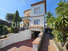 Houses (villa / tower), 175 m², Calle Ronda Pi de la Creu