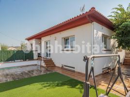 Casa (xalet / torre), 275 m², seminou, Calle de les Vinyes, 18