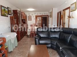 Piso, 94 m², cerca de bus y tren, Nucli Urbà