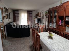 Piso, 94 m², cerca de bus y tren, Nucli Urbà