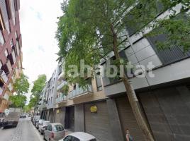 Piso, 69 m², cerca de bus y tren, seminuevo, Santa Eugenia