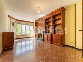 Piso, 123 m², cerca de bus y tren, Mestral