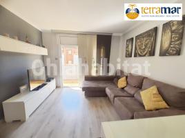 Pis, 93 m², prop de bus i tren, Montmar