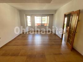 Casa (unifamiliar aïllada), 229 m², prop de bus i tren, Centro