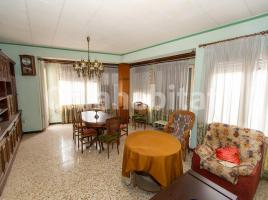 Houses (detached house), 438 m², near bus and train, Centro