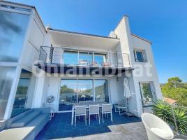 Houses (detached house), 311 m², almost new, Zona