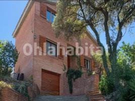 Casa (chalet / torre), 250 m²