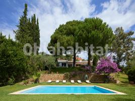 Houses (villa / tower), 505 m², Calle del Ripollès