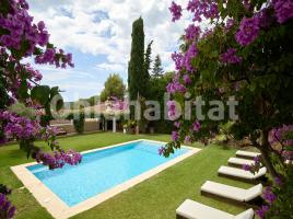 Houses (villa / tower), 505 m², Calle del Ripollès