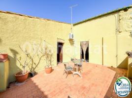 Houses (terraced house), 240 m², Calle de Figueres, 12