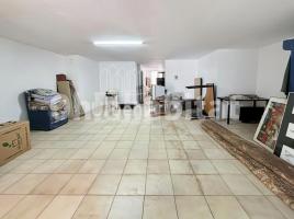 Local comercial, 111 m², Zona